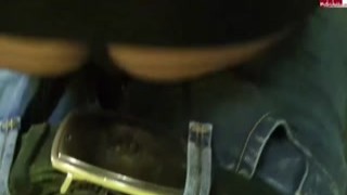 AmyStarr - Latexfotze mitten im Zug gefickt und Creampi