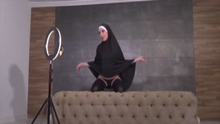 Bitch in hijab likes to show off